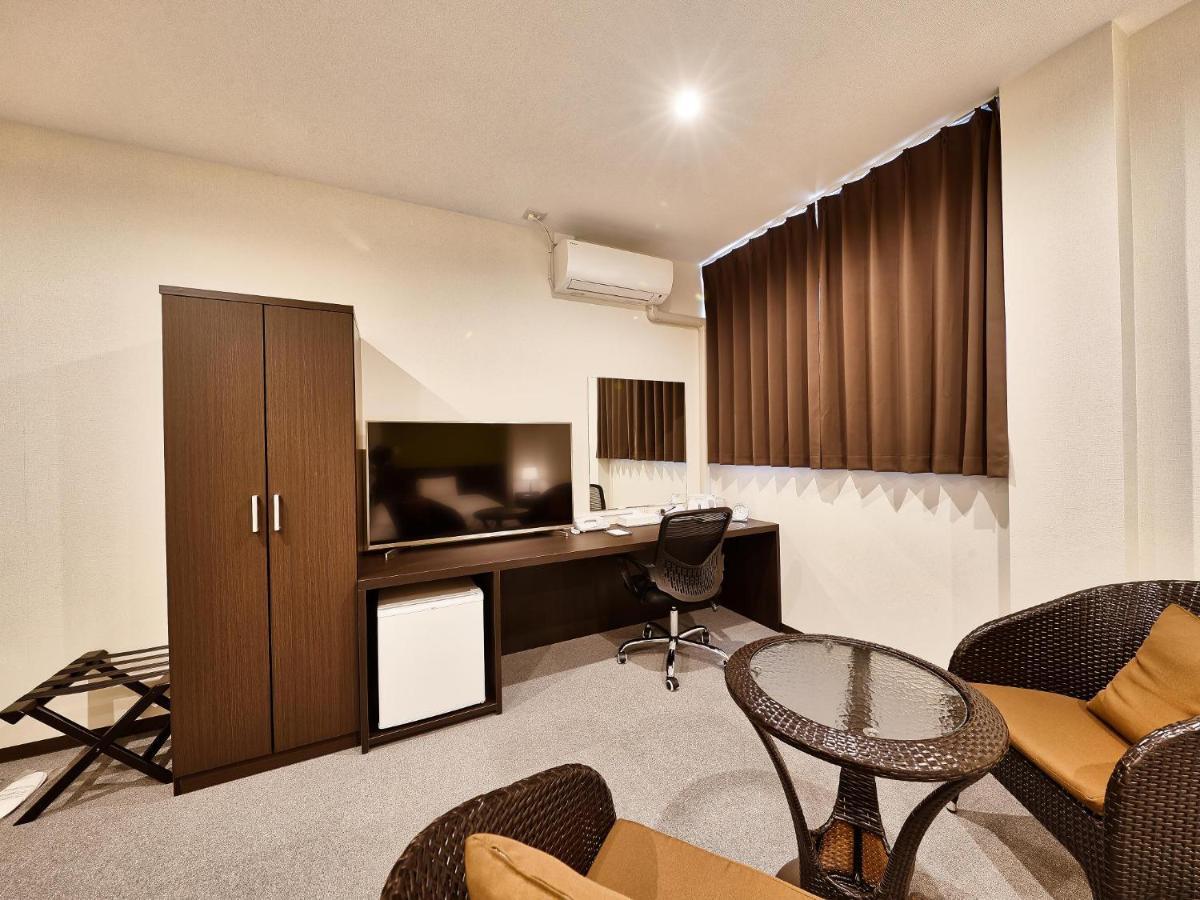 Crown Hotel Okinawa Annex Экстерьер фото